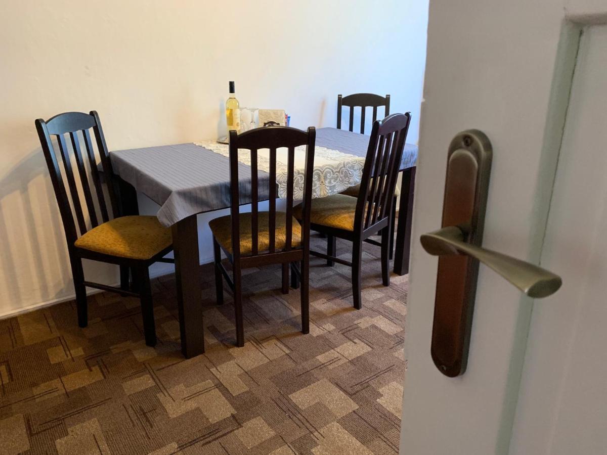 Apartamento Pod Náchodským zámkem Exterior foto