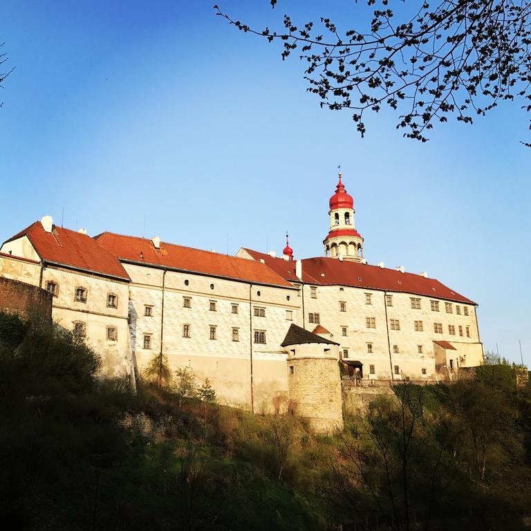 Apartamento Pod Náchodským zámkem Exterior foto
